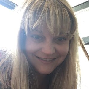 Meet your Posher, Hayley